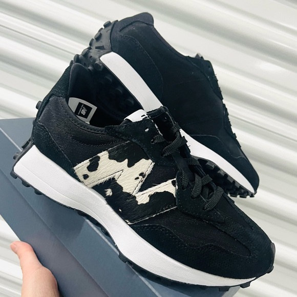 NEW New Balance 327 Animal Print Logo Women's Sneakers Shoes Black various sizes - Picture 3 of 8